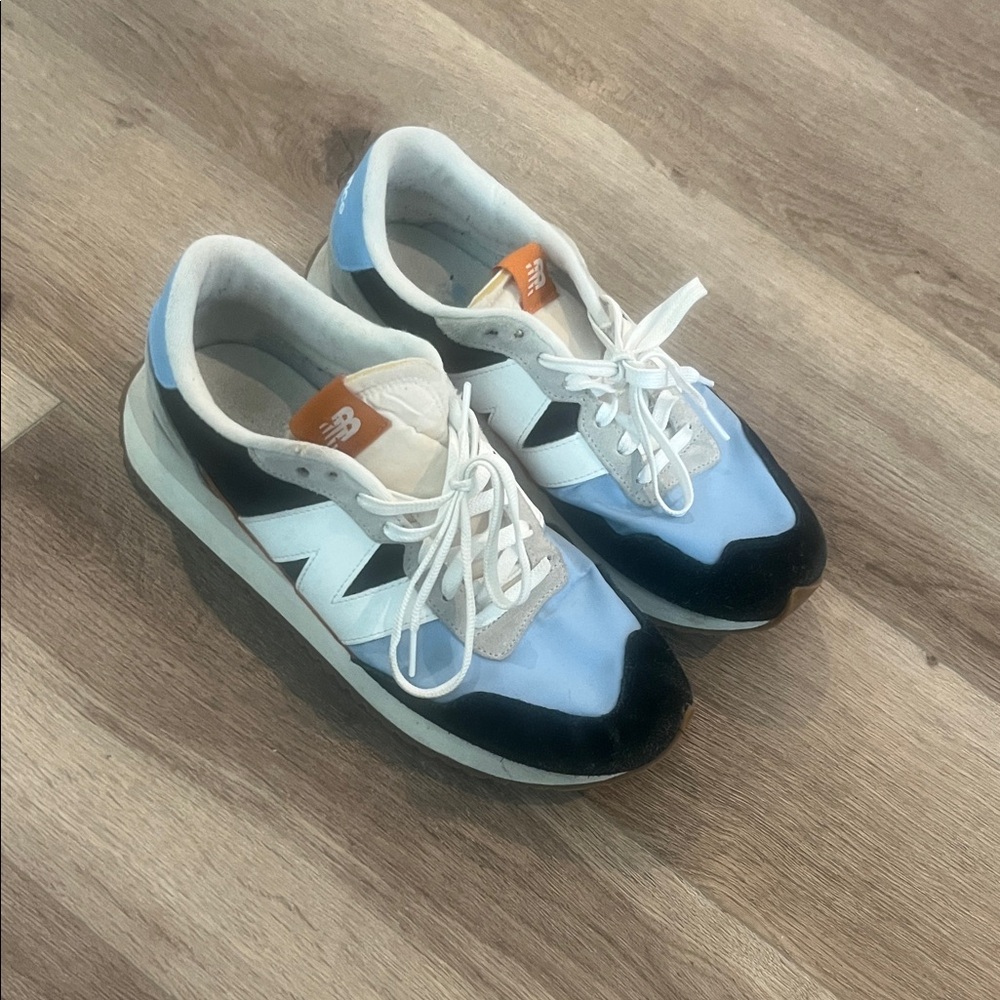 New Balance 237 - Light Blue and Black Sneakers